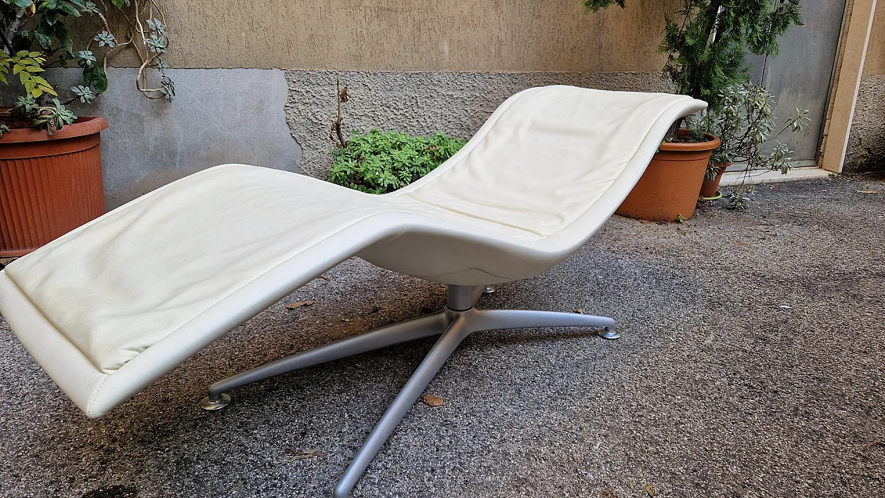 Model Larus Massaging Chaise Longue in Leather by Poltrona Frau, 2000s 1