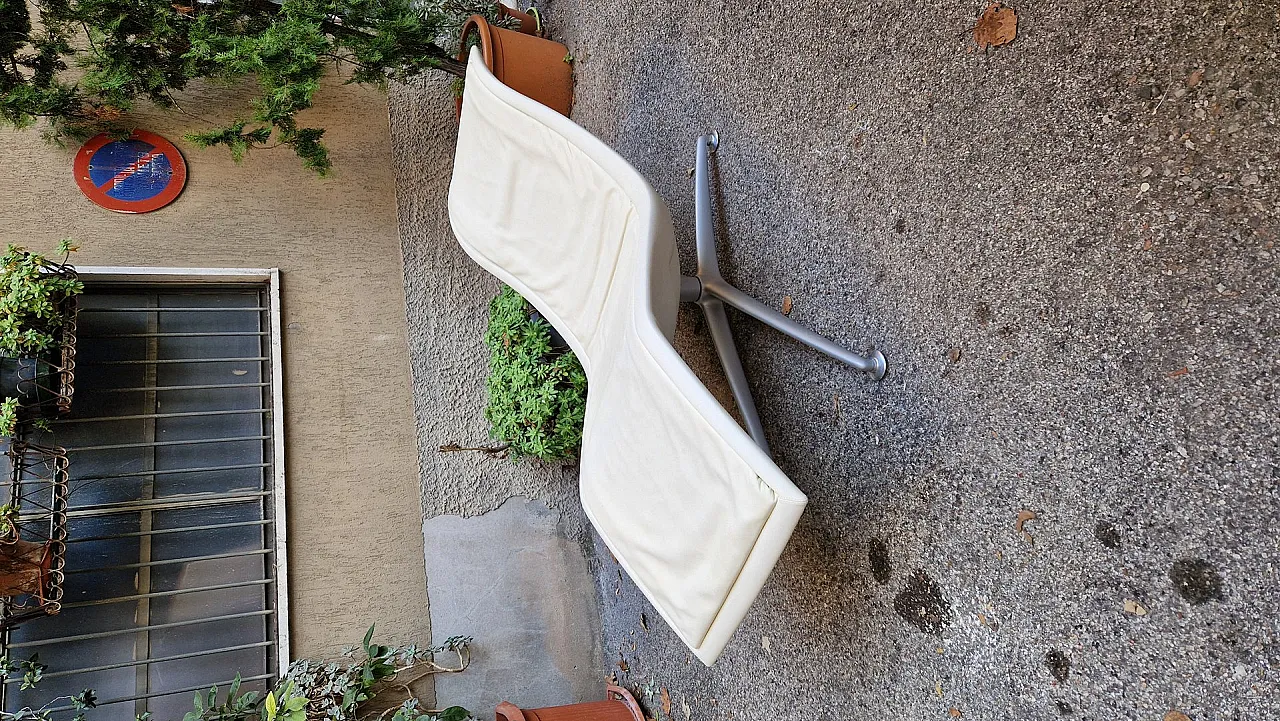 Model Larus Massaging Chaise Longue in Leather by Poltrona Frau, 2000s 4