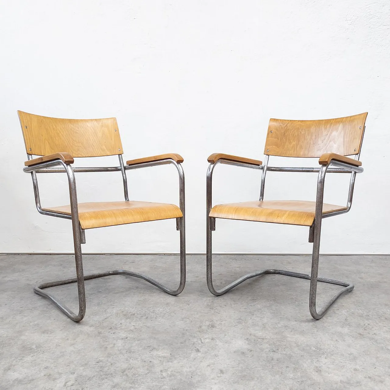 Pair of chairs by Marcel Breuers Thonet for Samal & Co., 1930s 7