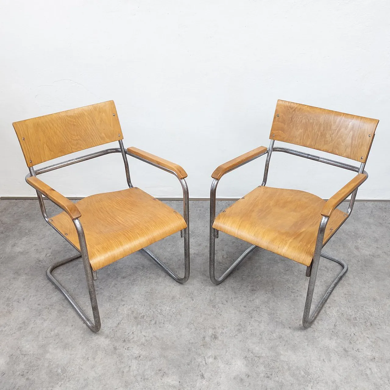 Pair of chairs by Marcel Breuers Thonet for Samal & Co., 1930s 8