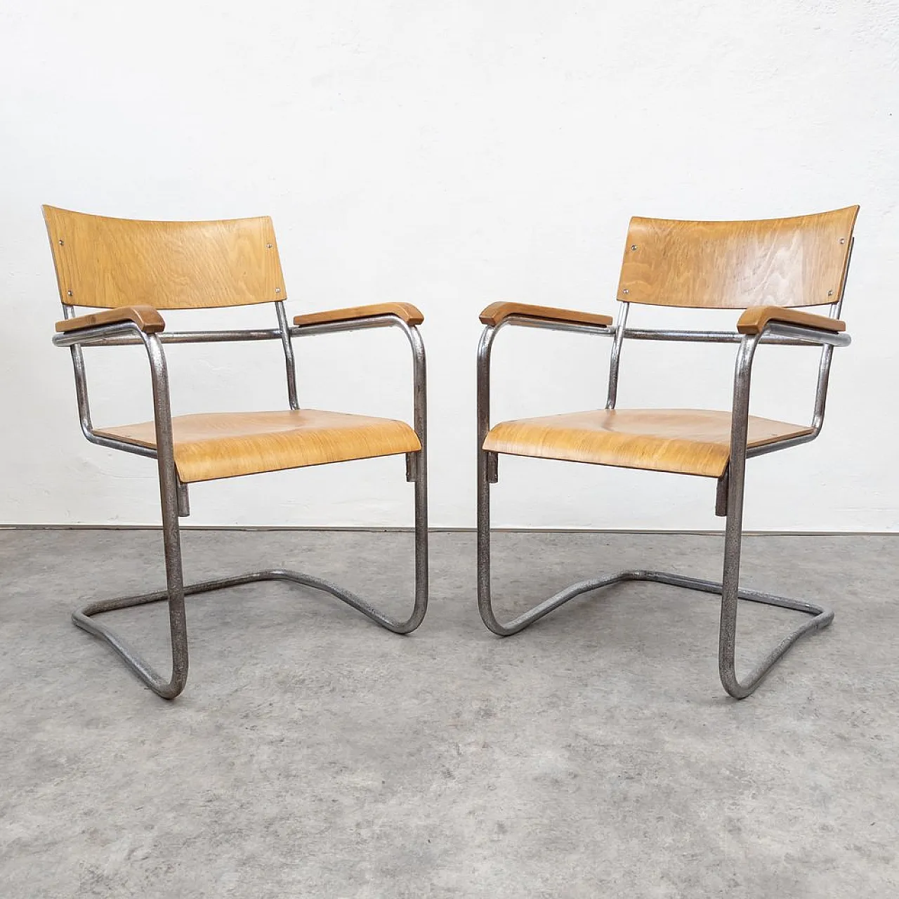 Pair of chairs by Marcel Breuers Thonet for Samal & Co., 1930s 10