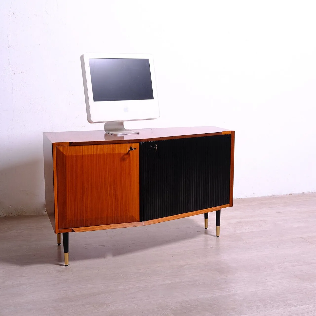 Dassi style TV cabinet with legs, mid 20th century 2