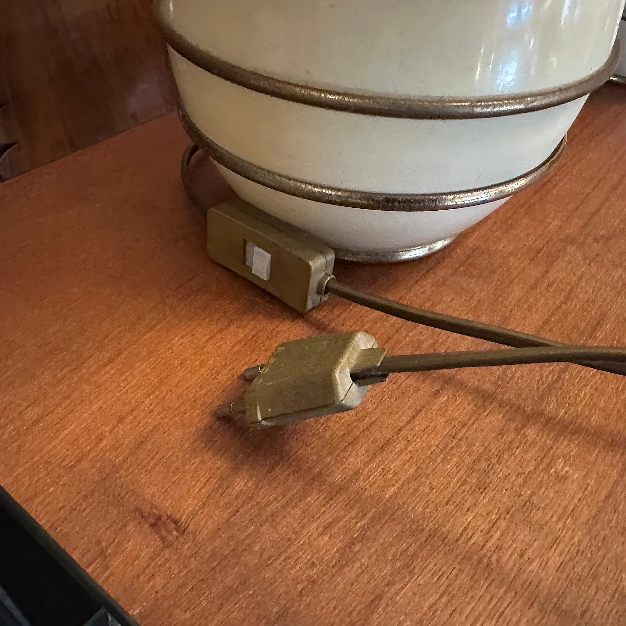 Pair of brass and ivory lacquered metal lamps, 1970s 7