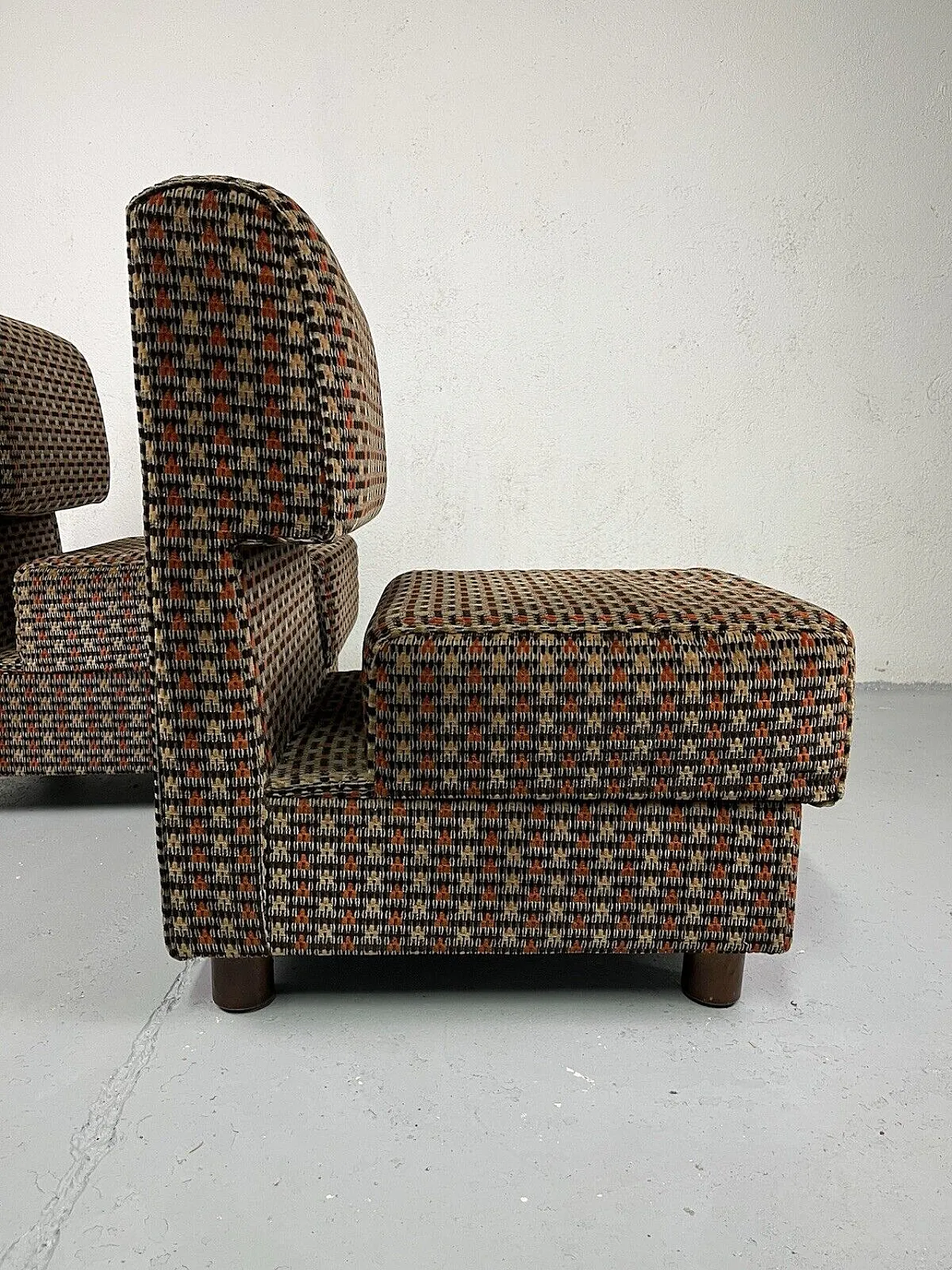 Pair of modular fabric armchairs, 1960s 4