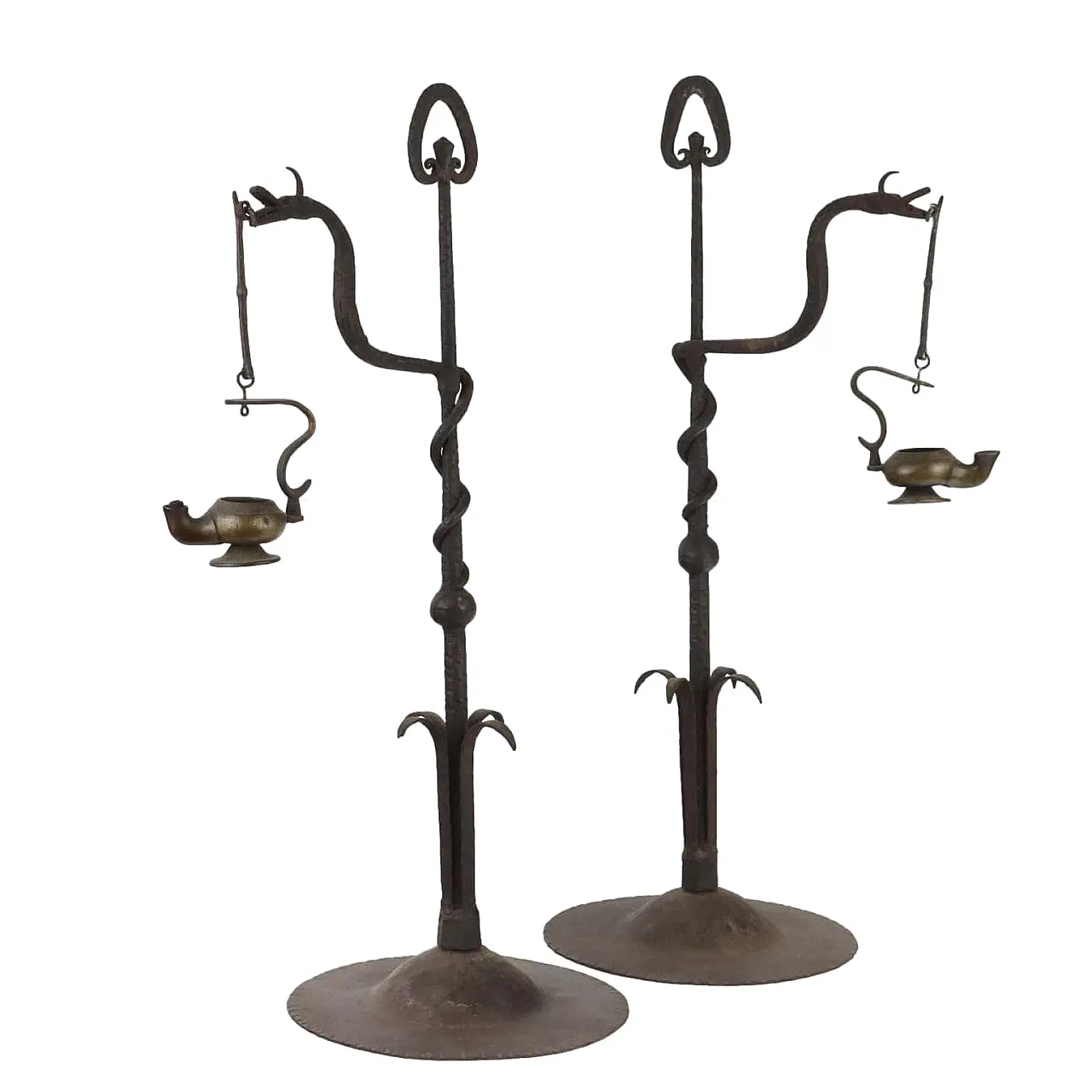 Pair of bronze oil lanterns with snake-shaped stand 1