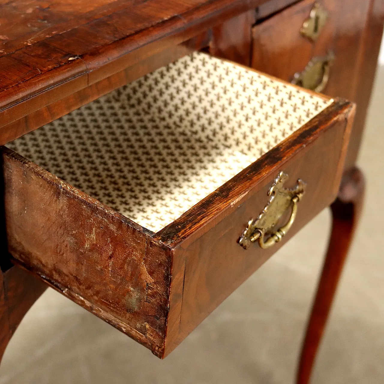 Chippendale walnut and fir writing desk, 18th century 5