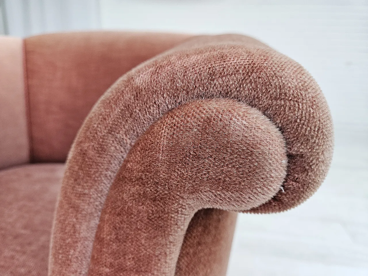 Danish lounge chair salmon pink velour, 1960s 3