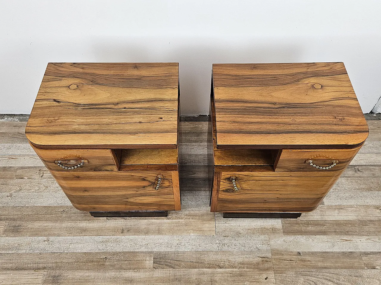 Pair of Decò bedside tables in briar and brass, 40s 3