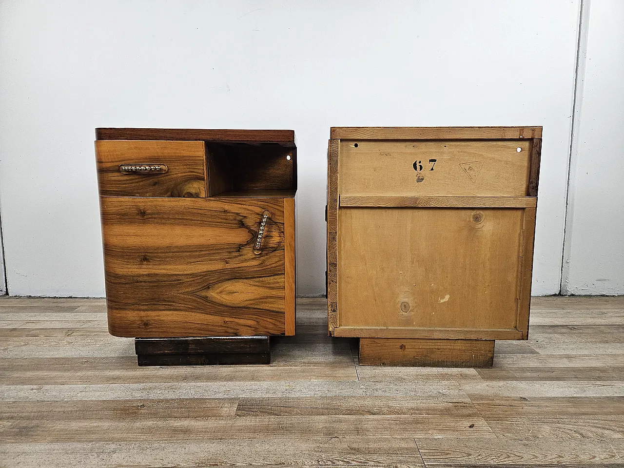 Pair of Decò bedside tables in briar and brass, 40s 5