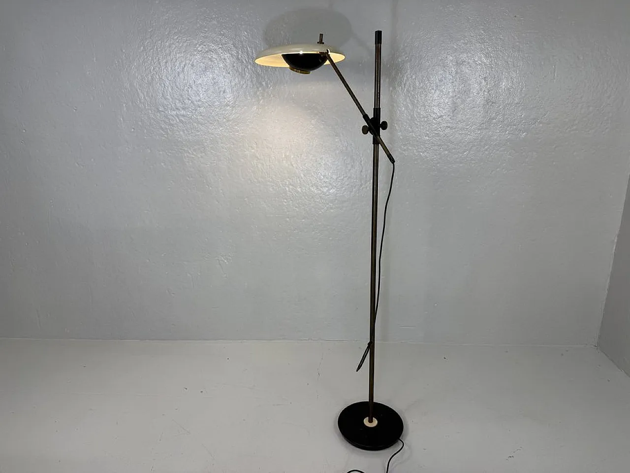 Model 555T Floor Lamp by Oscar Torlasco for Lumi, 1950s 3