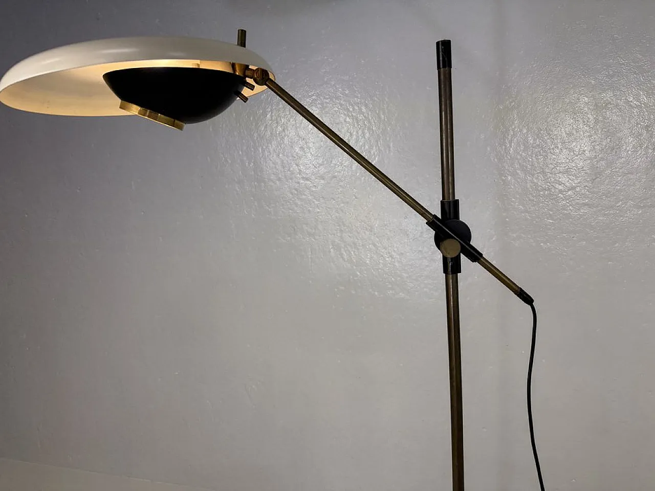 Model 555T Floor Lamp by Oscar Torlasco for Lumi, 1950s 11