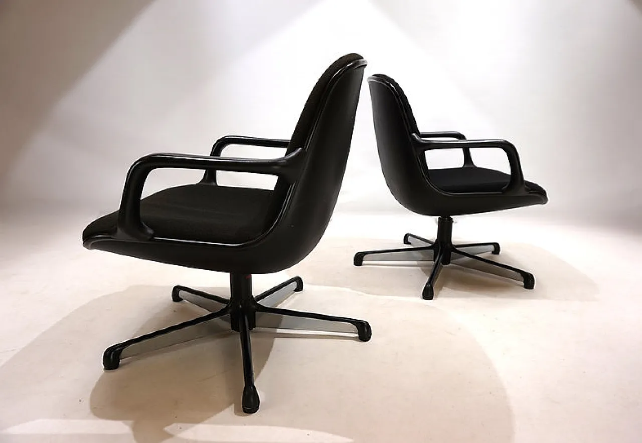 Pair of Comforto chairs by Charles Pollock, 1960s 5