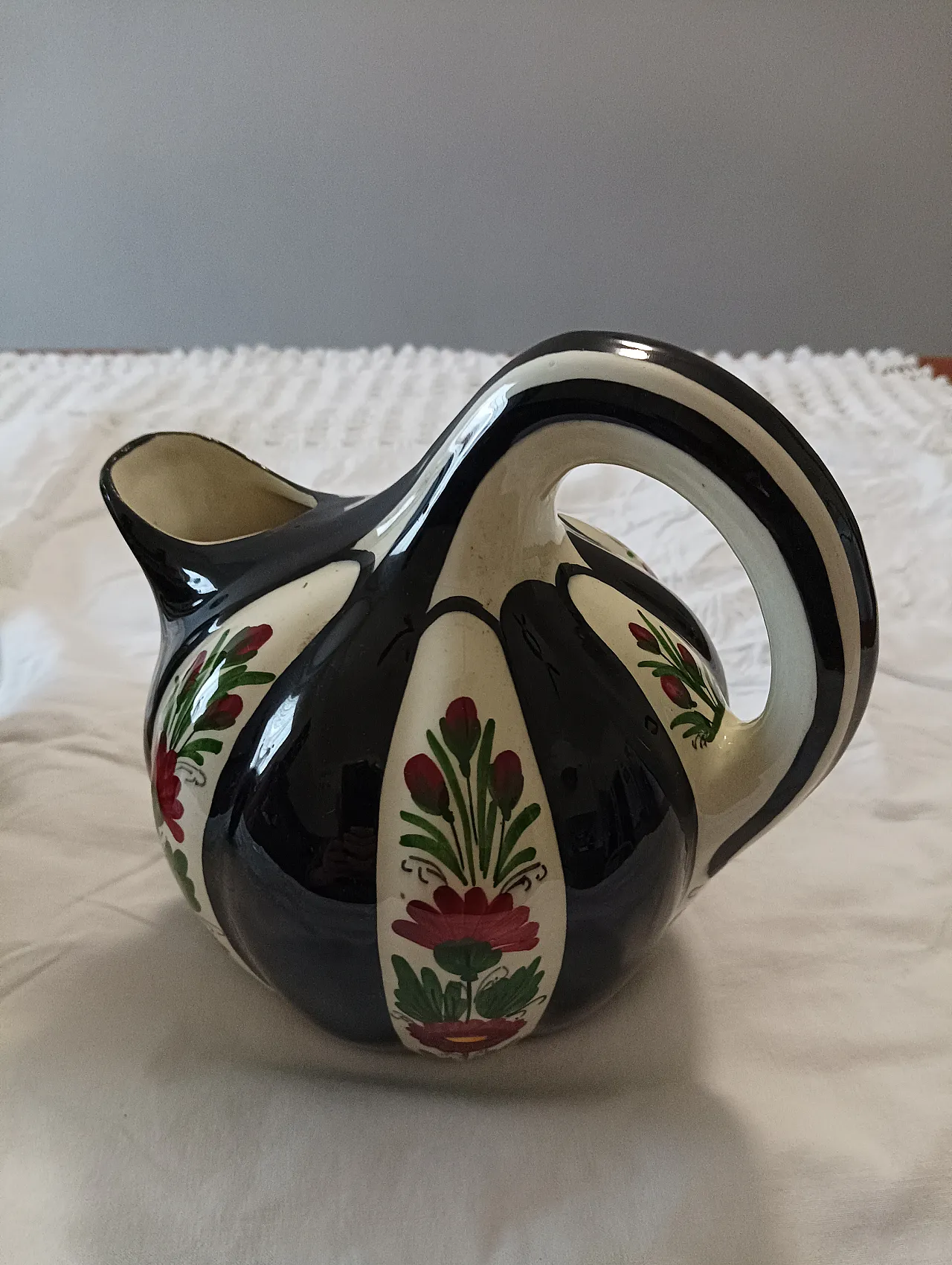 Pair of jugs Titano Repubblica San Marino, 50s 10