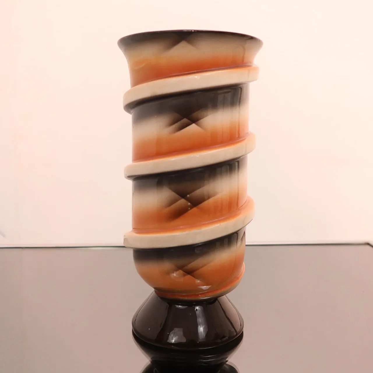 Futurist Art Deco vase, 30s 7