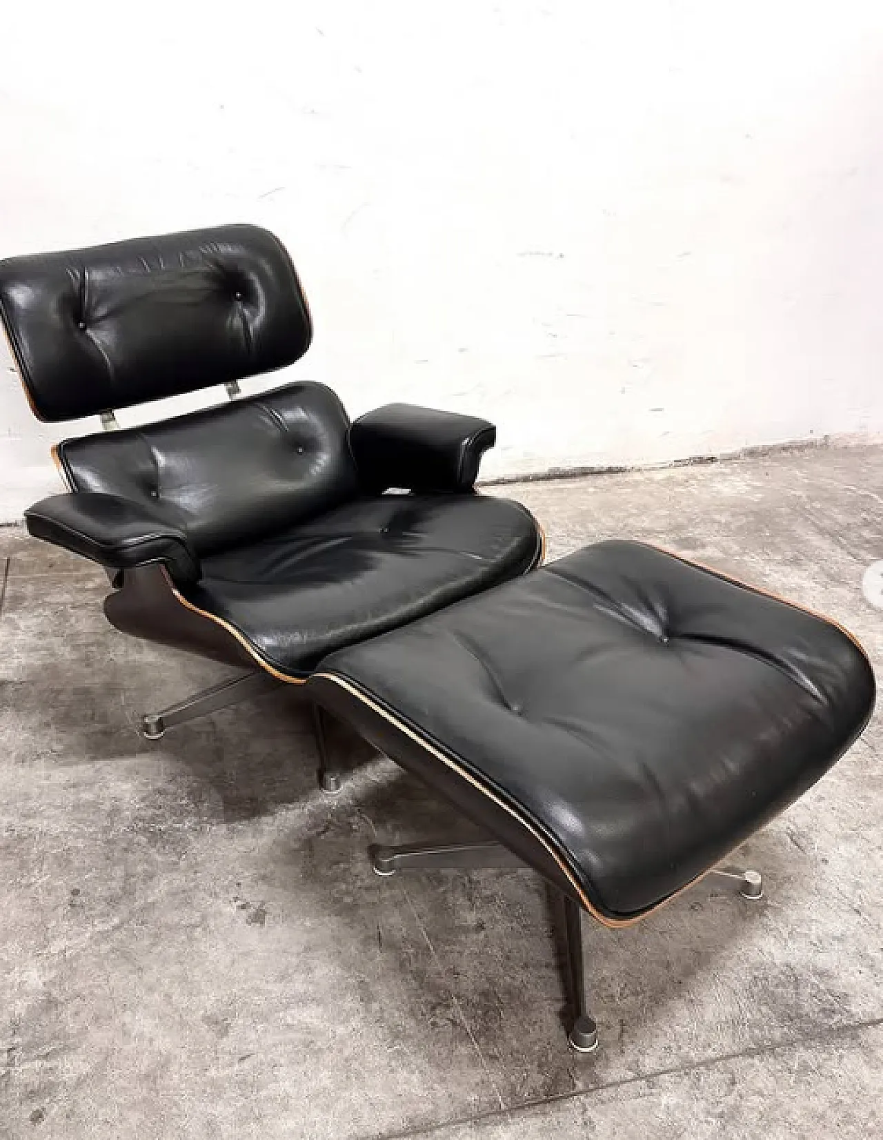 Lounge Chair & Ottoman by C. and R. Eames for Herman Miller, 1970s 3