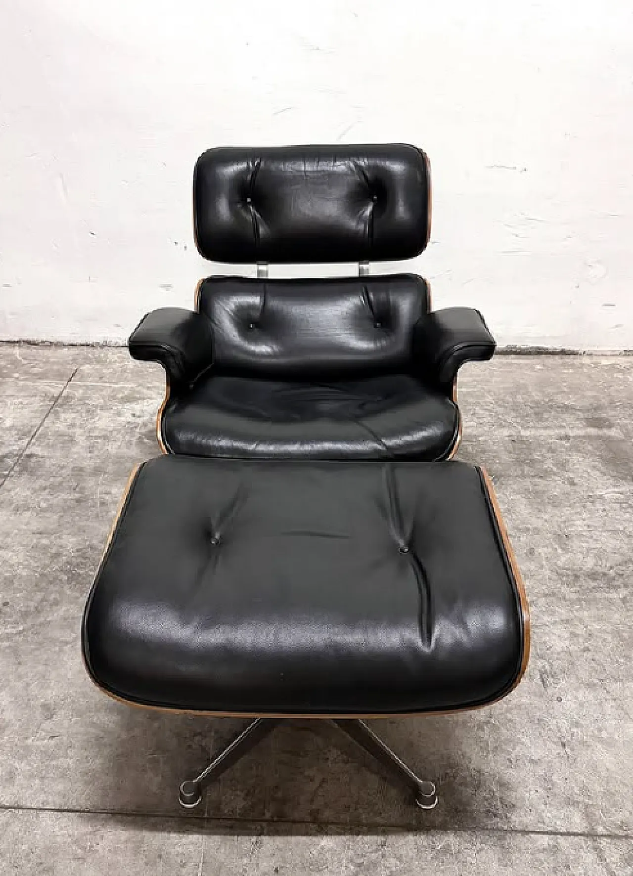 Lounge Chair & Ottoman by C. and R. Eames for Herman Miller, 1970s 4