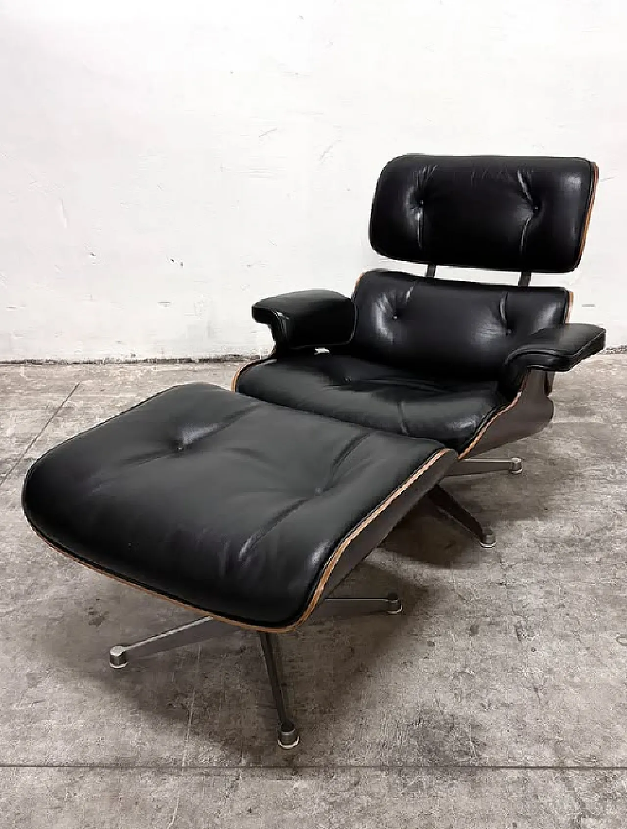 Lounge Chair & Ottoman by C. and R. Eames for Herman Miller, 1970s 5