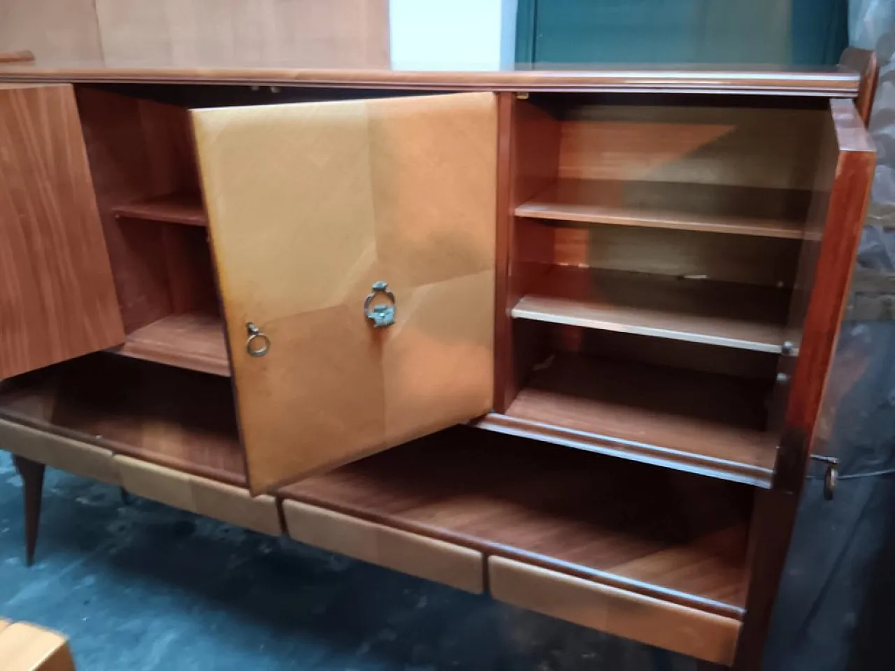 Credenza da pranzo in acero e mogano attribuita a Ico Parisi, anni '50 8