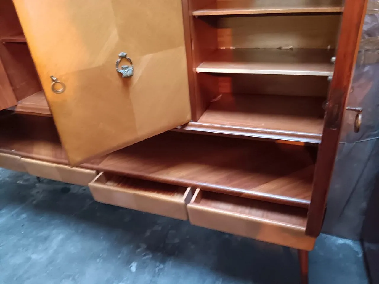 Credenza da pranzo in acero e mogano attribuita a Ico Parisi, anni '50 10