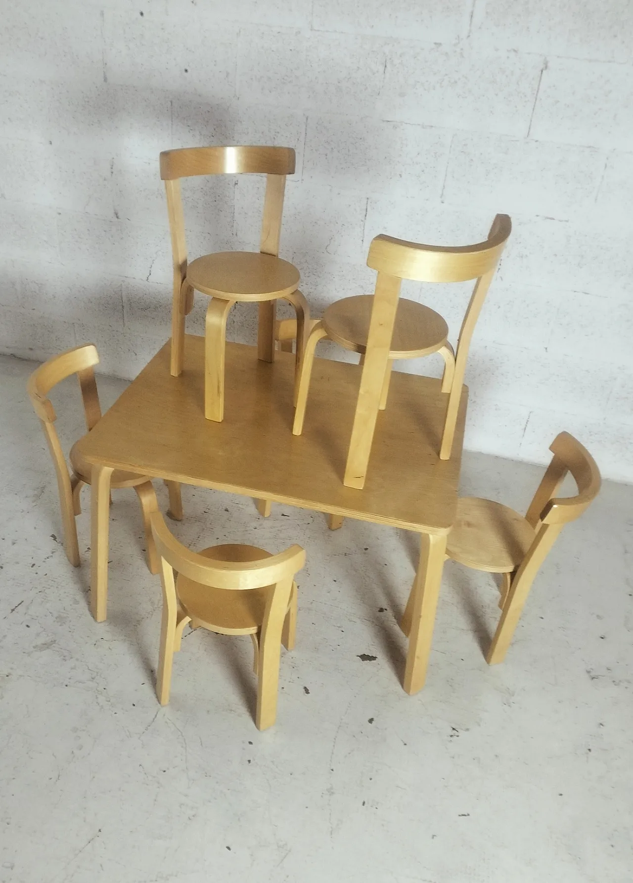 Alvar Aalto Kids Set of 6 Chairs and Table, Artek 1970s 5