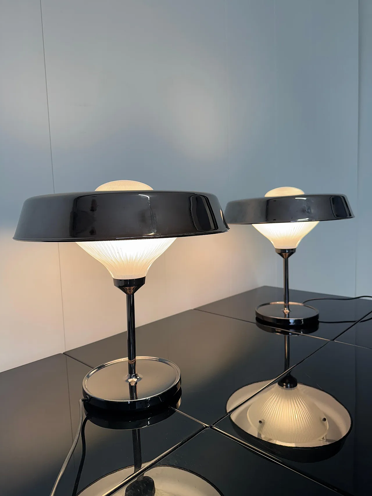 Pair of Ro lamps by Artemide, 1970s 4