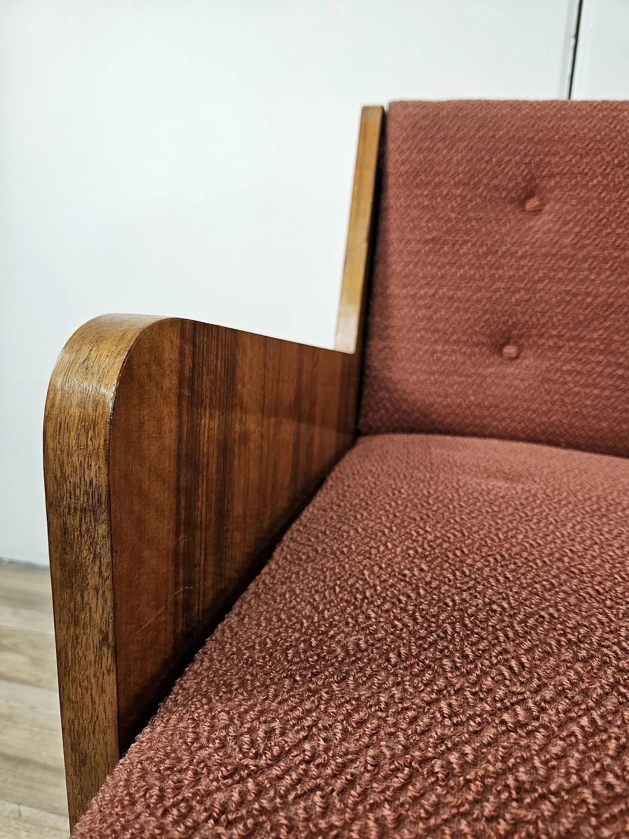 Art Decò sofa in walnut with container and padded cushions, 1940 15