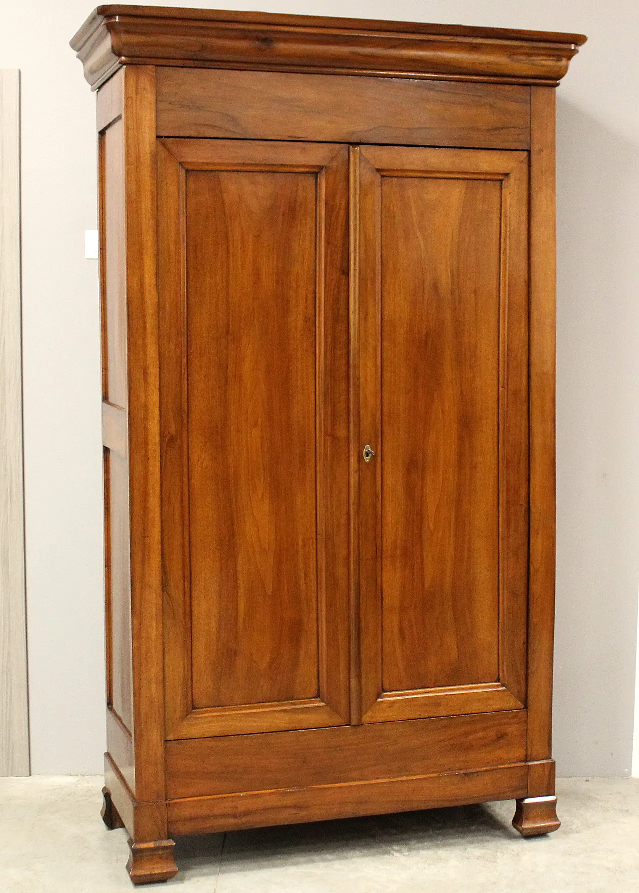 Ancient wardrobe LUIGI FILIPPO in walnut '800 1