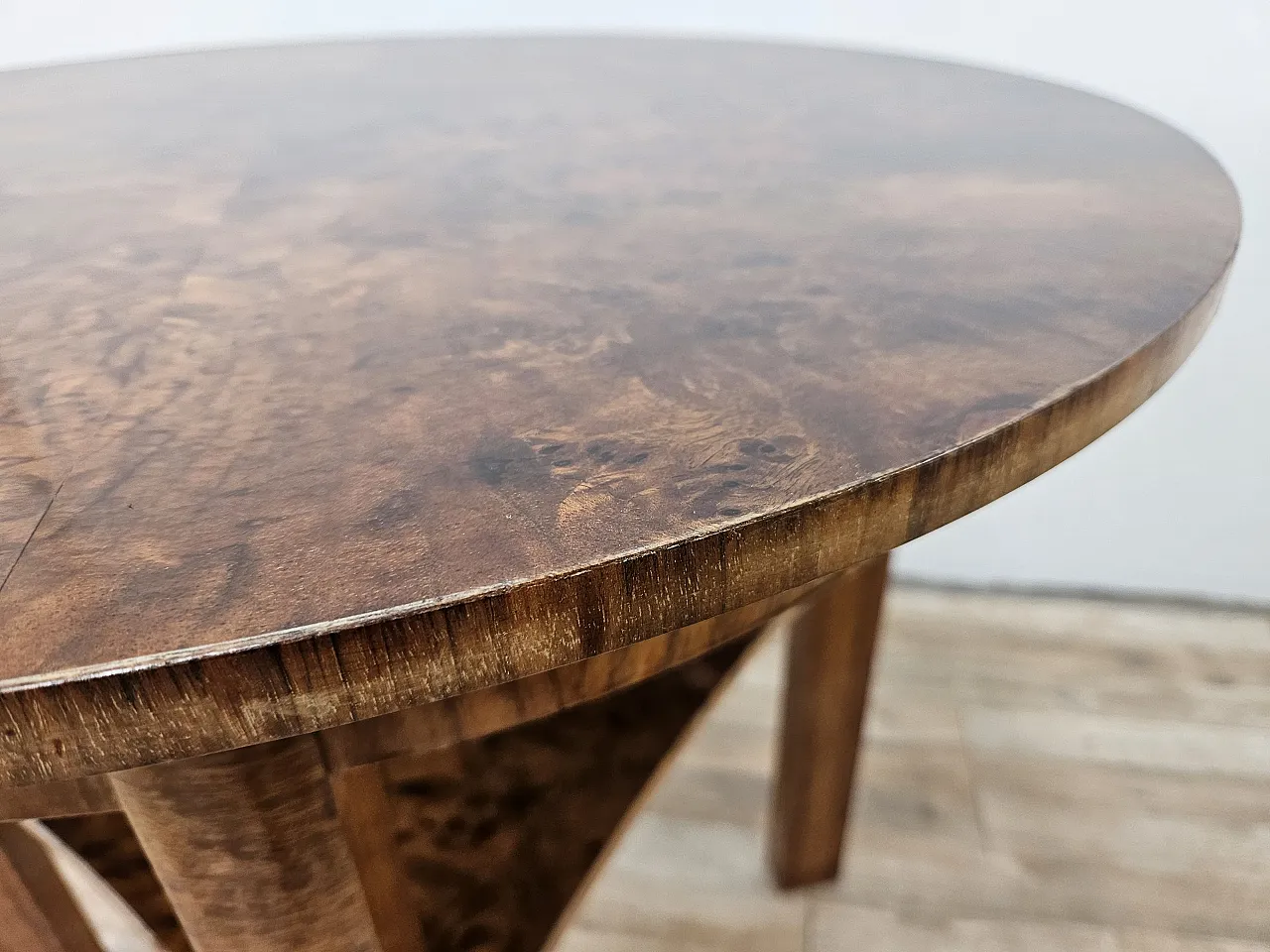 Rotondo art table Decò in walnut, 40s 9