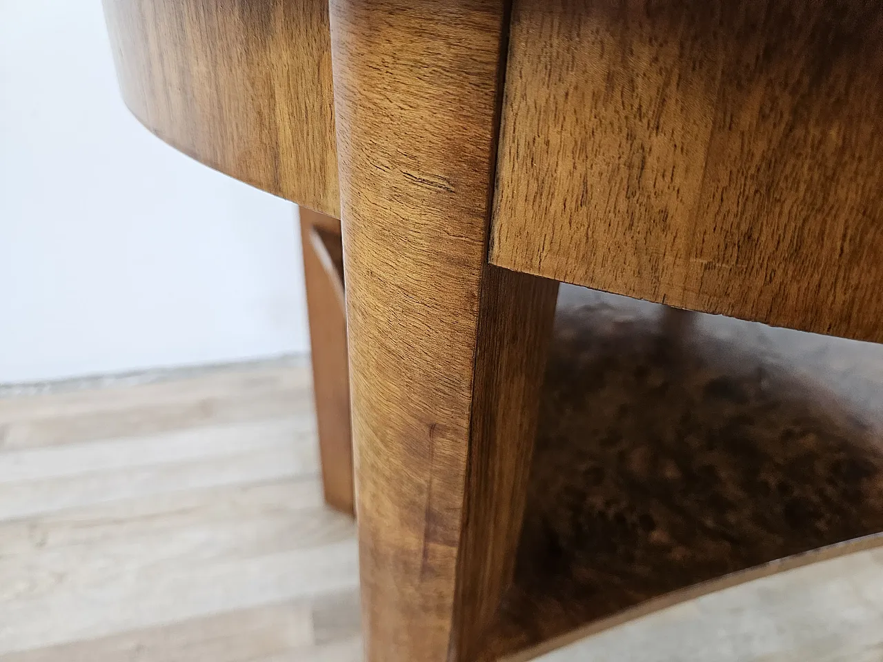 Rotondo art table Decò in walnut, 40s 14