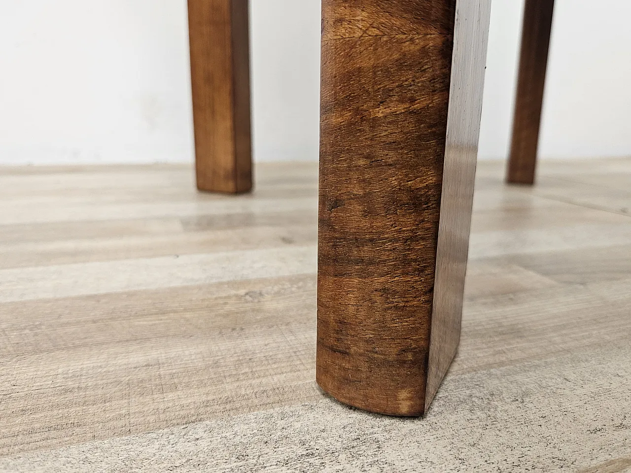 Rotondo art table Decò in walnut, 40s 15