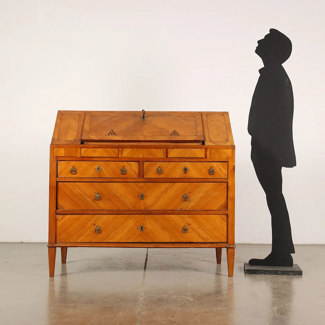 Neoclassical cherry wood panelled flap desk with inlays, late 18th century 2