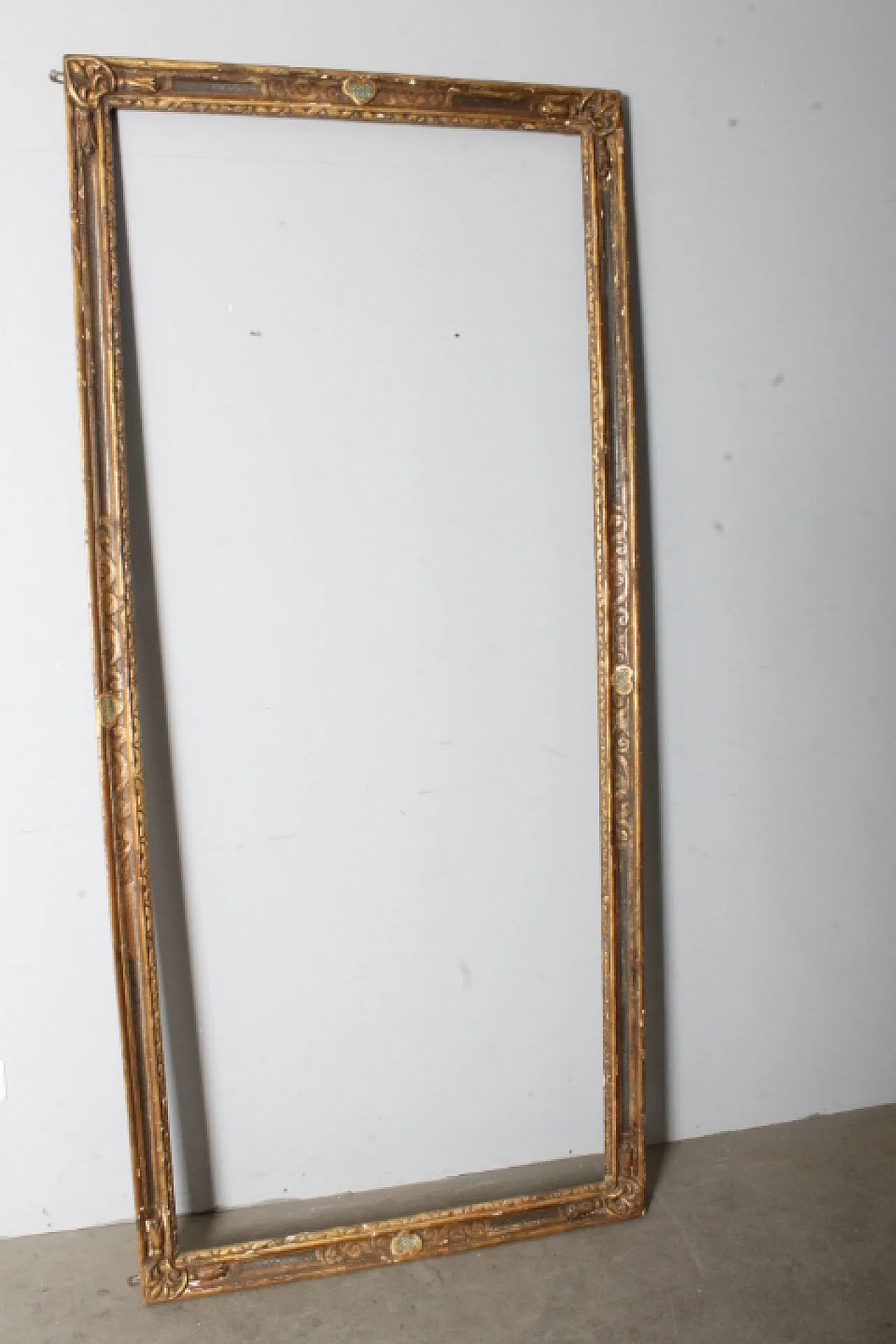 Frame golden and painted with carvings, 1750 3