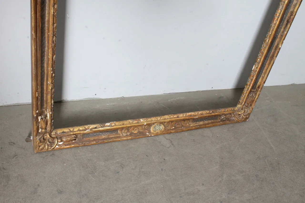 Frame golden and painted with carvings, 1750 16