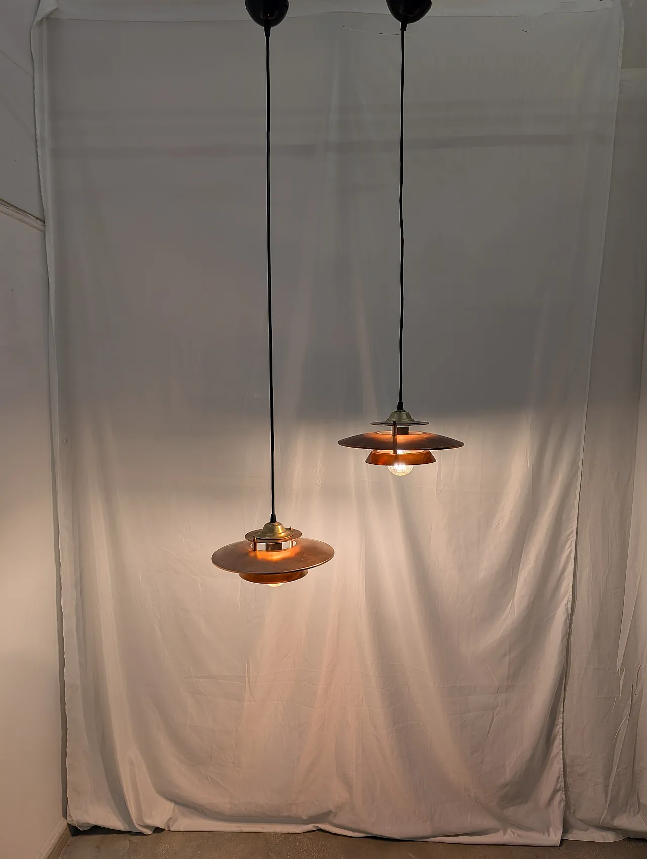 Pair of suspension lamps in copper 70s 19