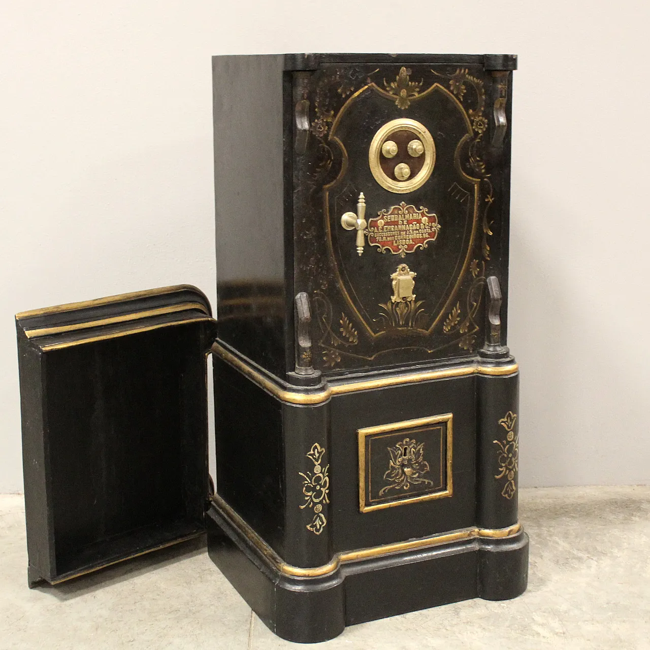 Safe forziere, 19th century 12