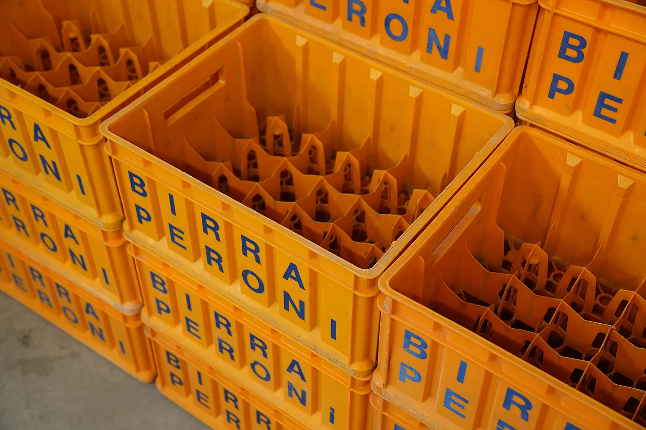 Birra Peroni Plastic Crate Italian Beer Collectible, 70s 3