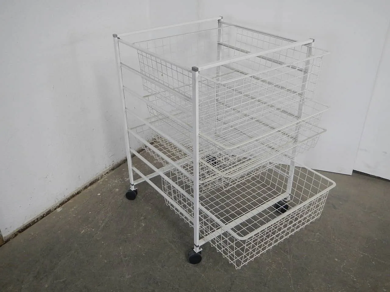 Exhibition trolley with drawers, 1970 4