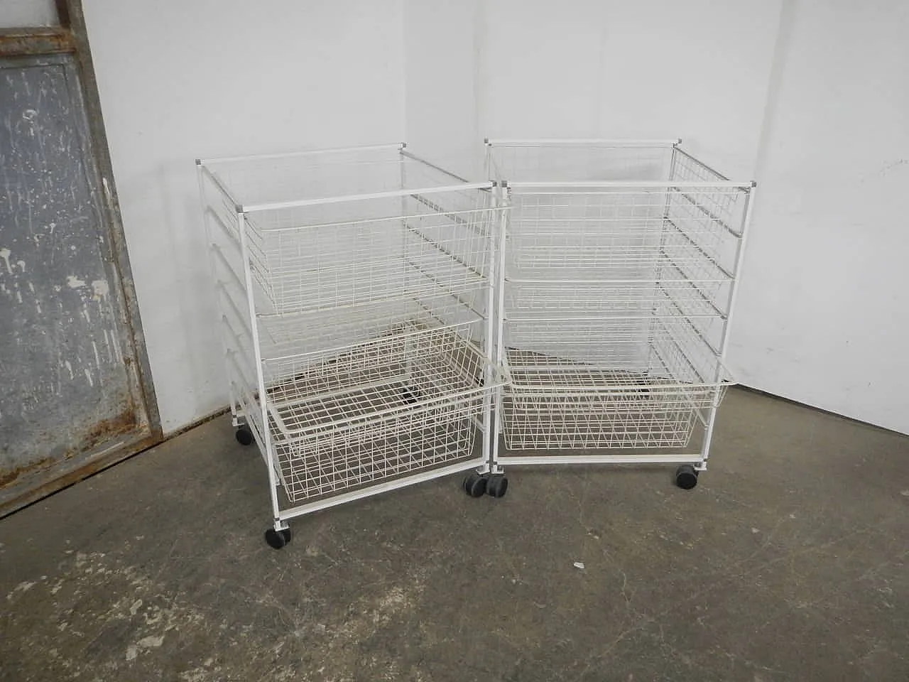 Exhibition trolley with drawers, 1970 9