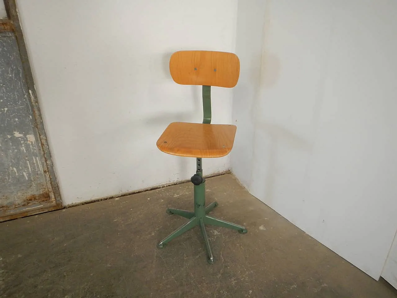 Swivel stool with back, 70s 1