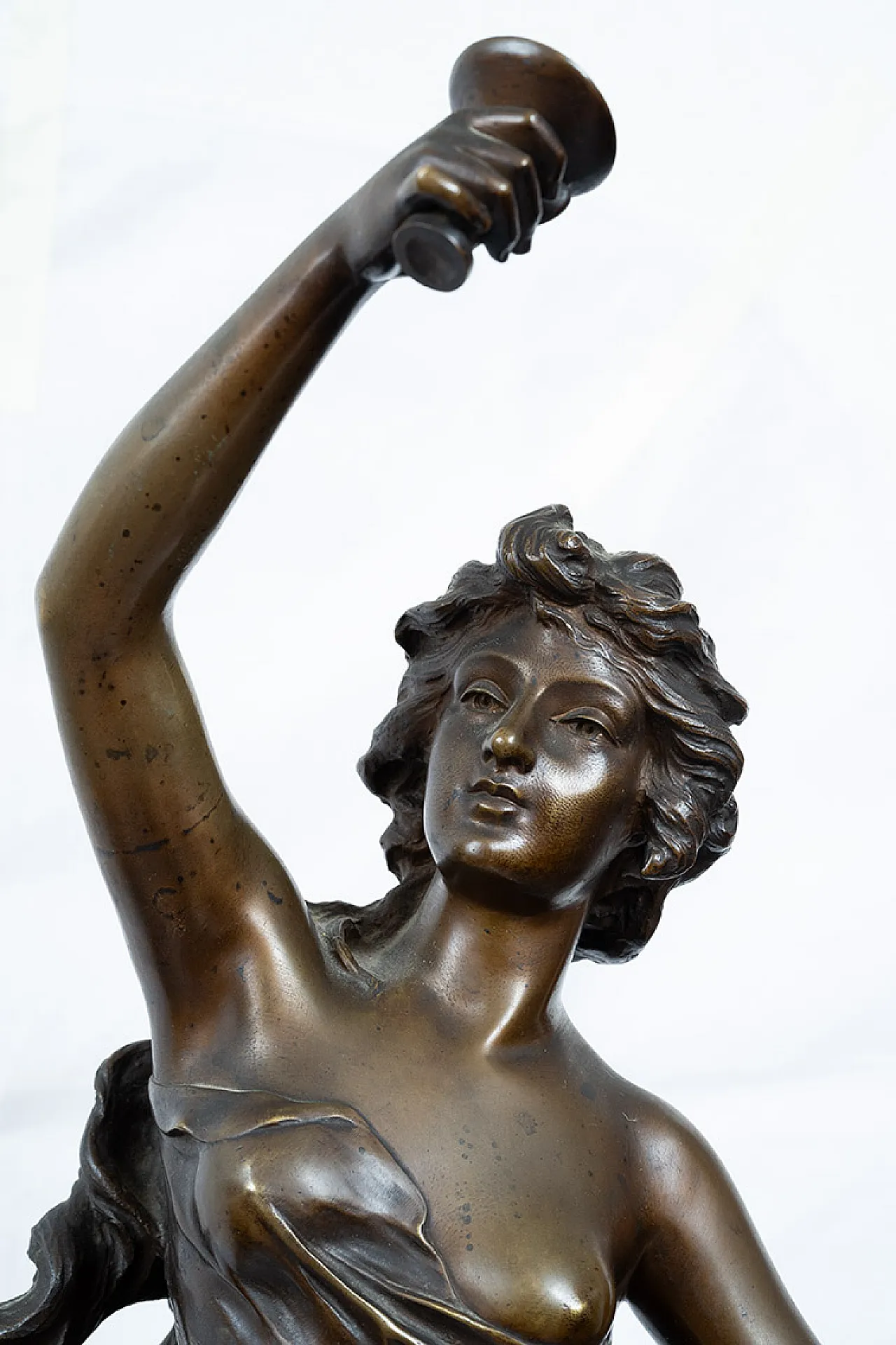 Hebe with the eagle Neoclassical bronze sculpture, 19th century 3