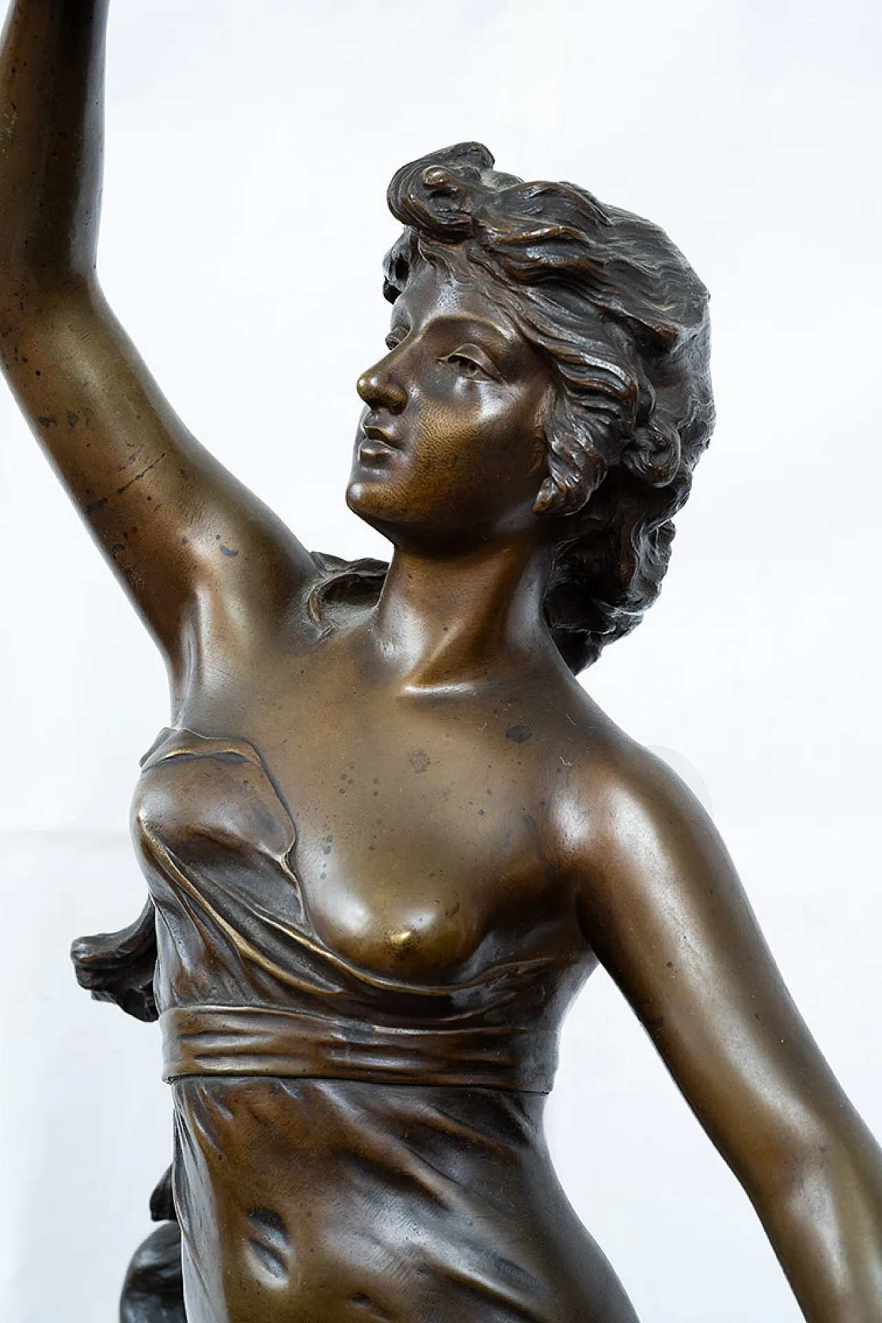 Hebe with the eagle Neoclassical bronze sculpture, 19th century 6