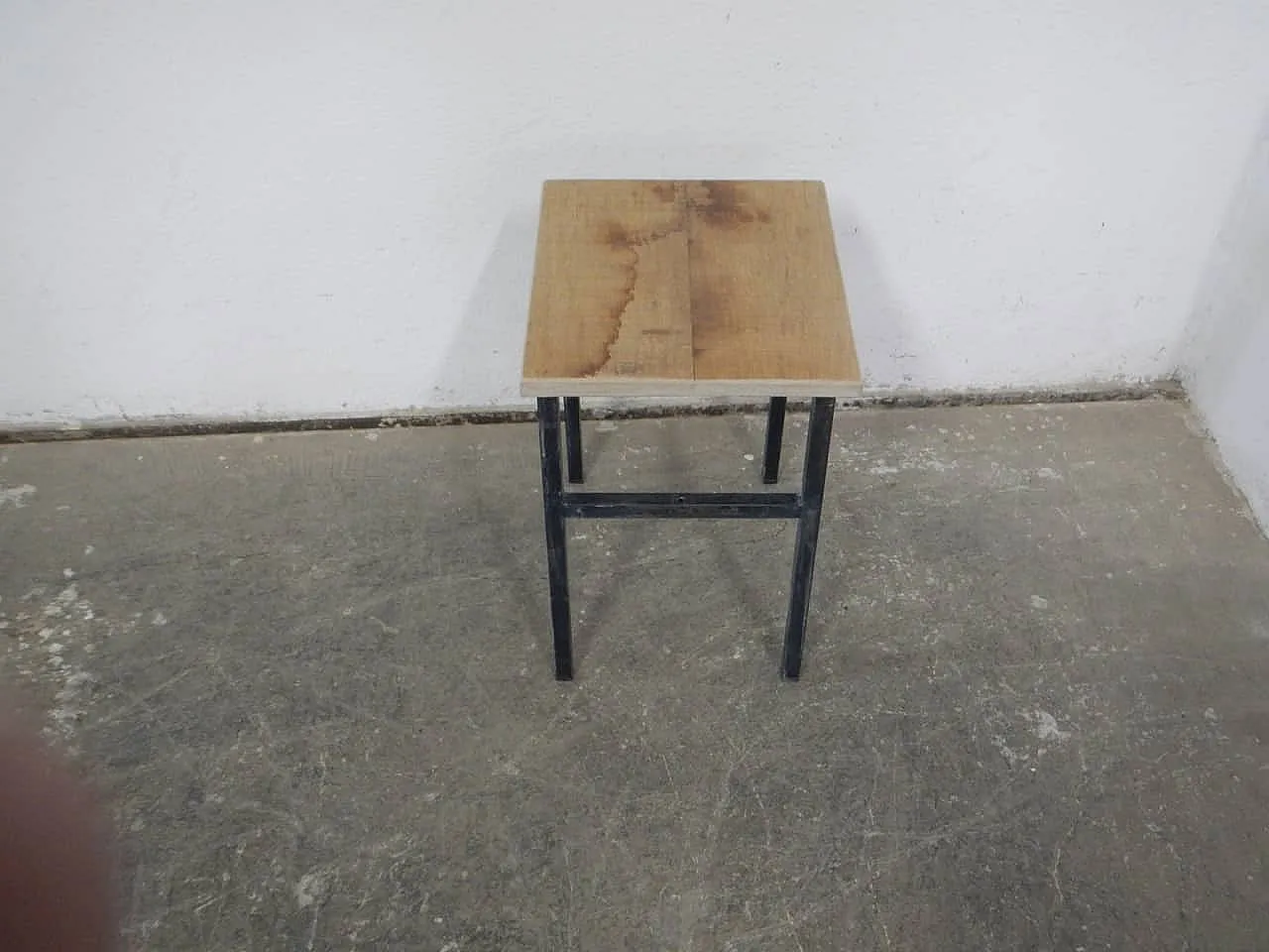 Black iron stool, 1970 5