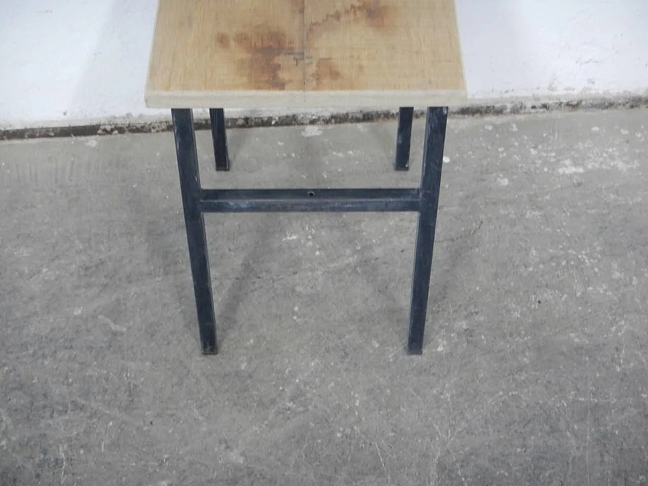 Black iron stool, 1970 6