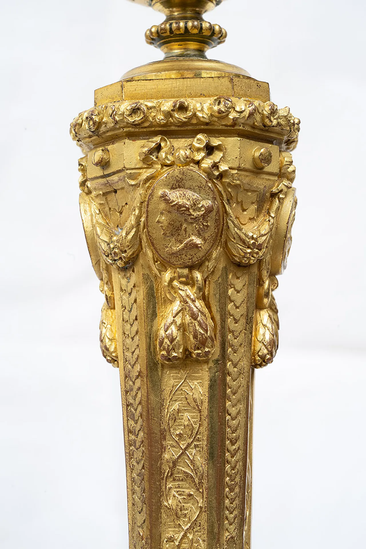 Pair of ancient golden bronze candlesticks, France, 19th century. 4