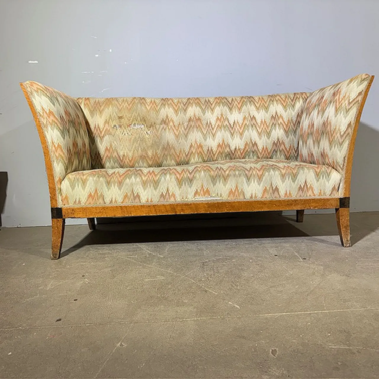 Sofa in Walnut Louis XVI, '700 1