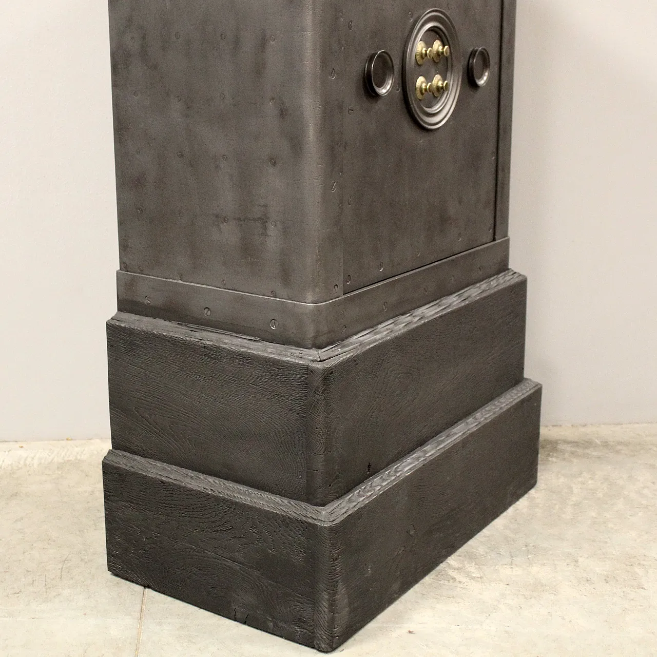 Wood and iron safe, late '800 11