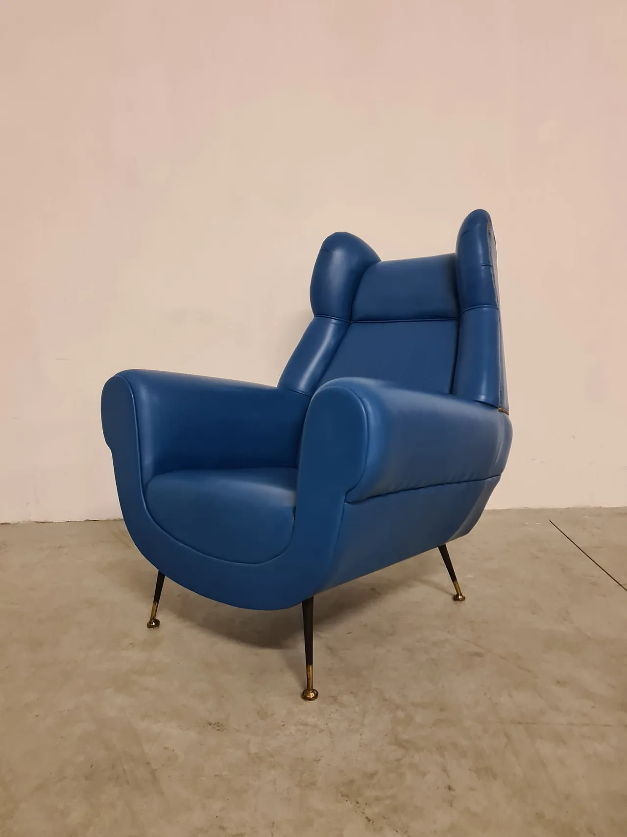 Armchair by Gigi Radice for Minotti. in real blu leather, 50s 1