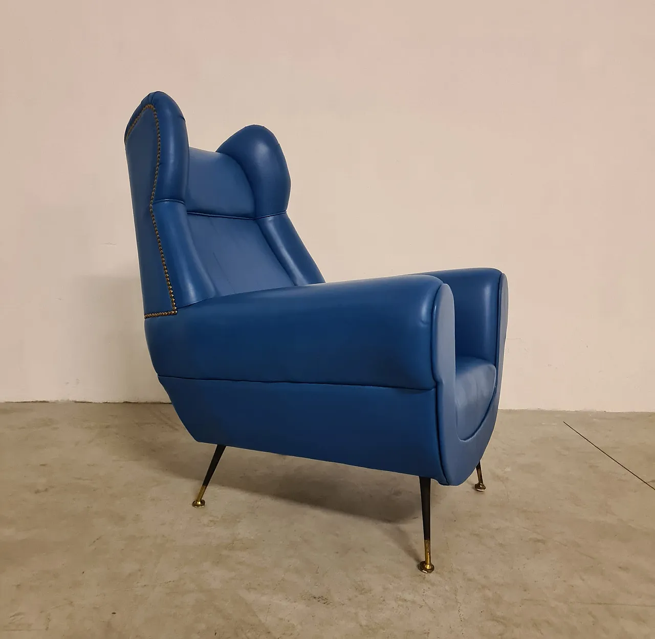 Armchair by Gigi Radice for Minotti. in real blu leather, 50s 10