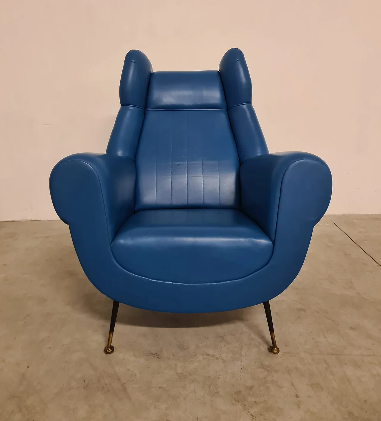 Armchair by Gigi Radice for Minotti. in real blu leather, 50s 11