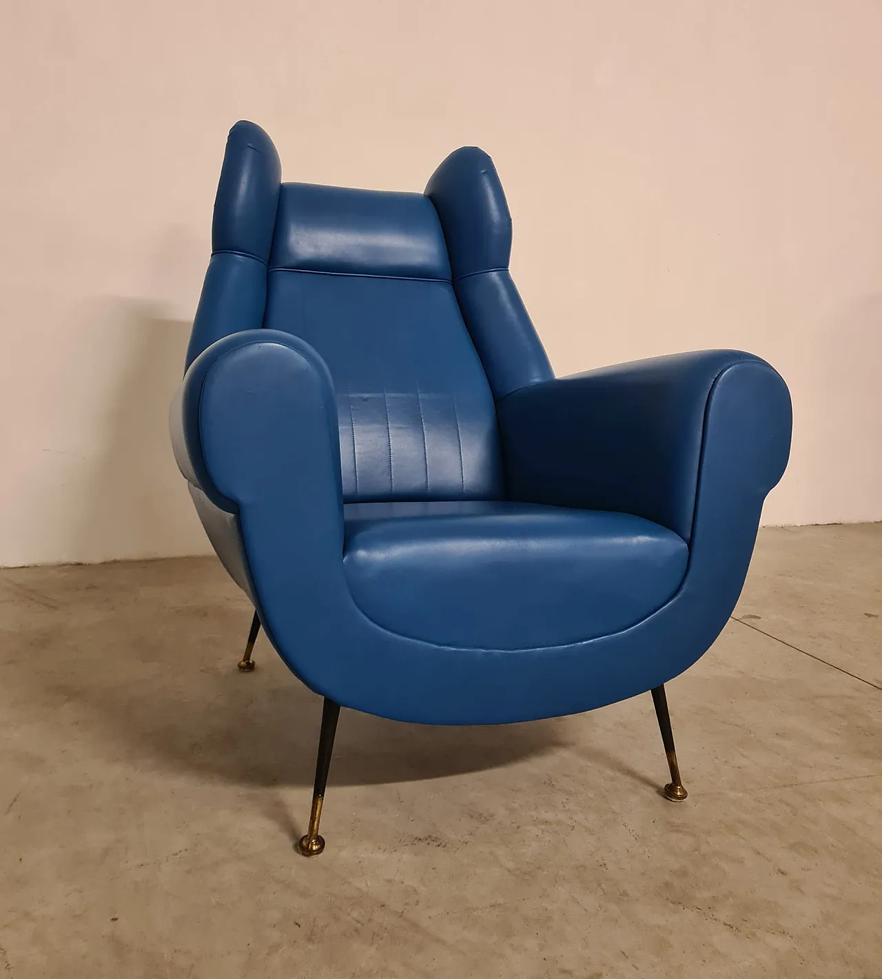 Armchair by Gigi Radice for Minotti. in real blu leather, 50s 12